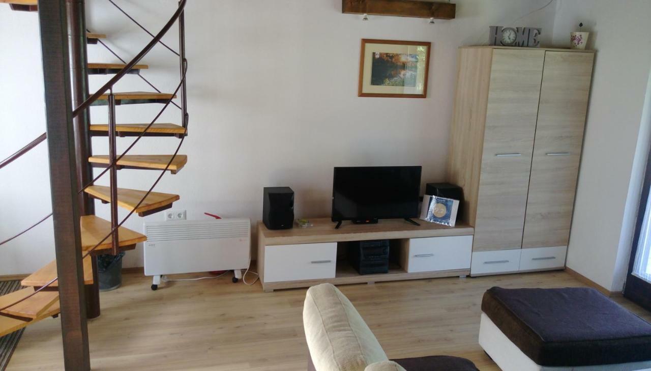 Vacation Home Zara Lohovo Ngoại thất bức ảnh